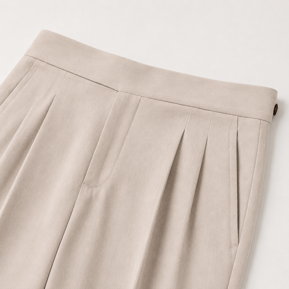Men's Pleated Tapered Trousers with Cuffed Hem