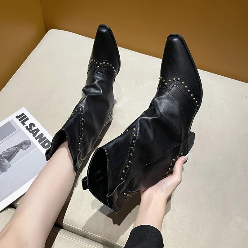 Winnifred | Low Heel Ankle Boots