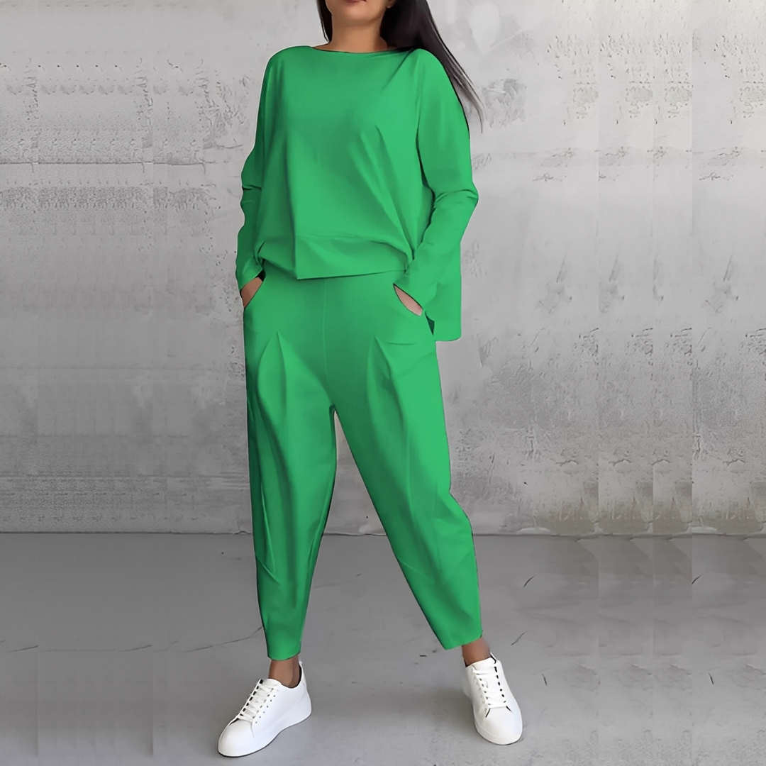 Women's Relaxed Crew-Neck Long-Sleeve Top and Tapered Trousers Set – Minimalist Two-Piece Casual Outfit for Everyday Wear
