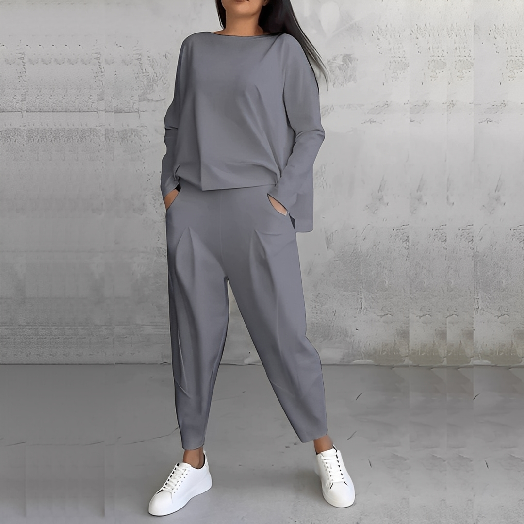 Women's Relaxed Crew-Neck Long-Sleeve Top and Tapered Trousers Set – Minimalist Two-Piece Casual Outfit for Everyday Wear