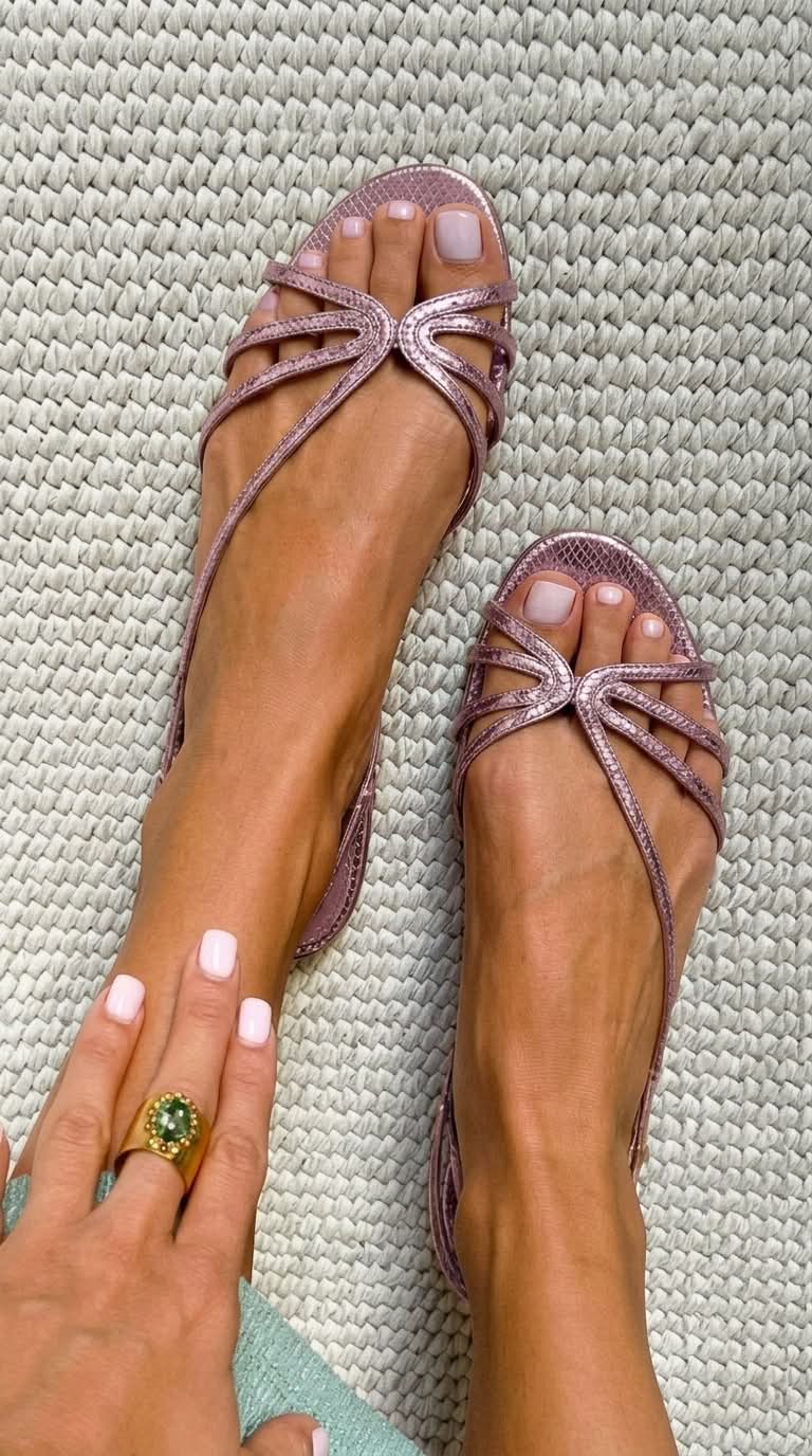 Erin | Golden Sandals Summer Essence