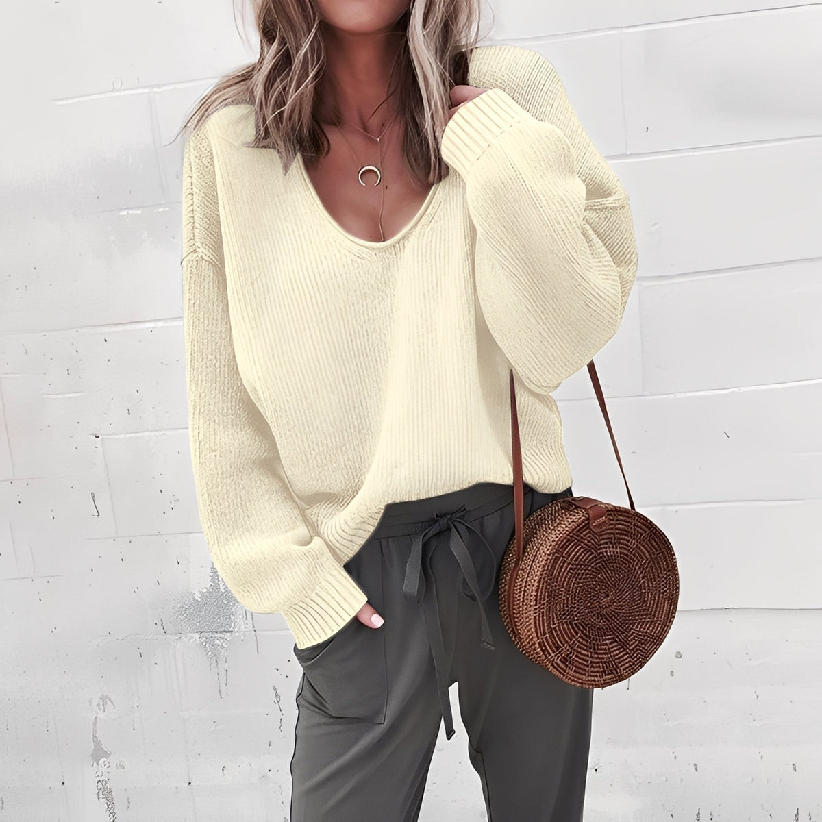 Ariella - Cozy, warm sweater with V-neck