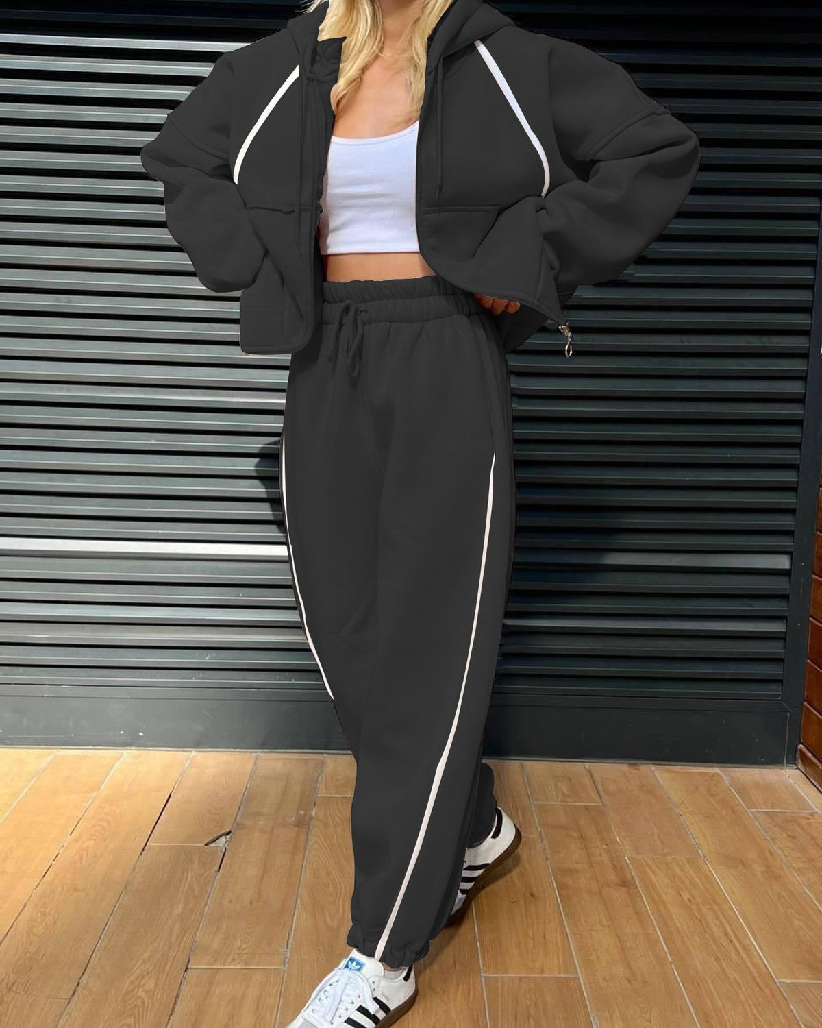 Women’s Zip-Up Hoodie and Jogger Set with Contrast Piping – Relaxed Sweatshirt Fabric for Everyday Comfort
