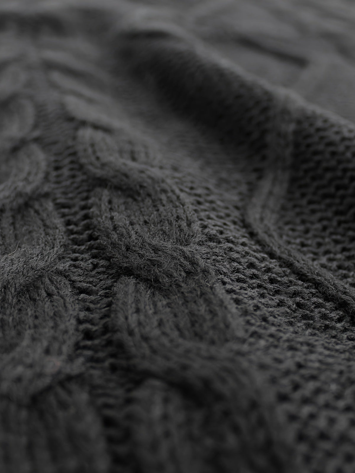 Cora | Cozy Cable-Knit V-Neck Sweater Vest