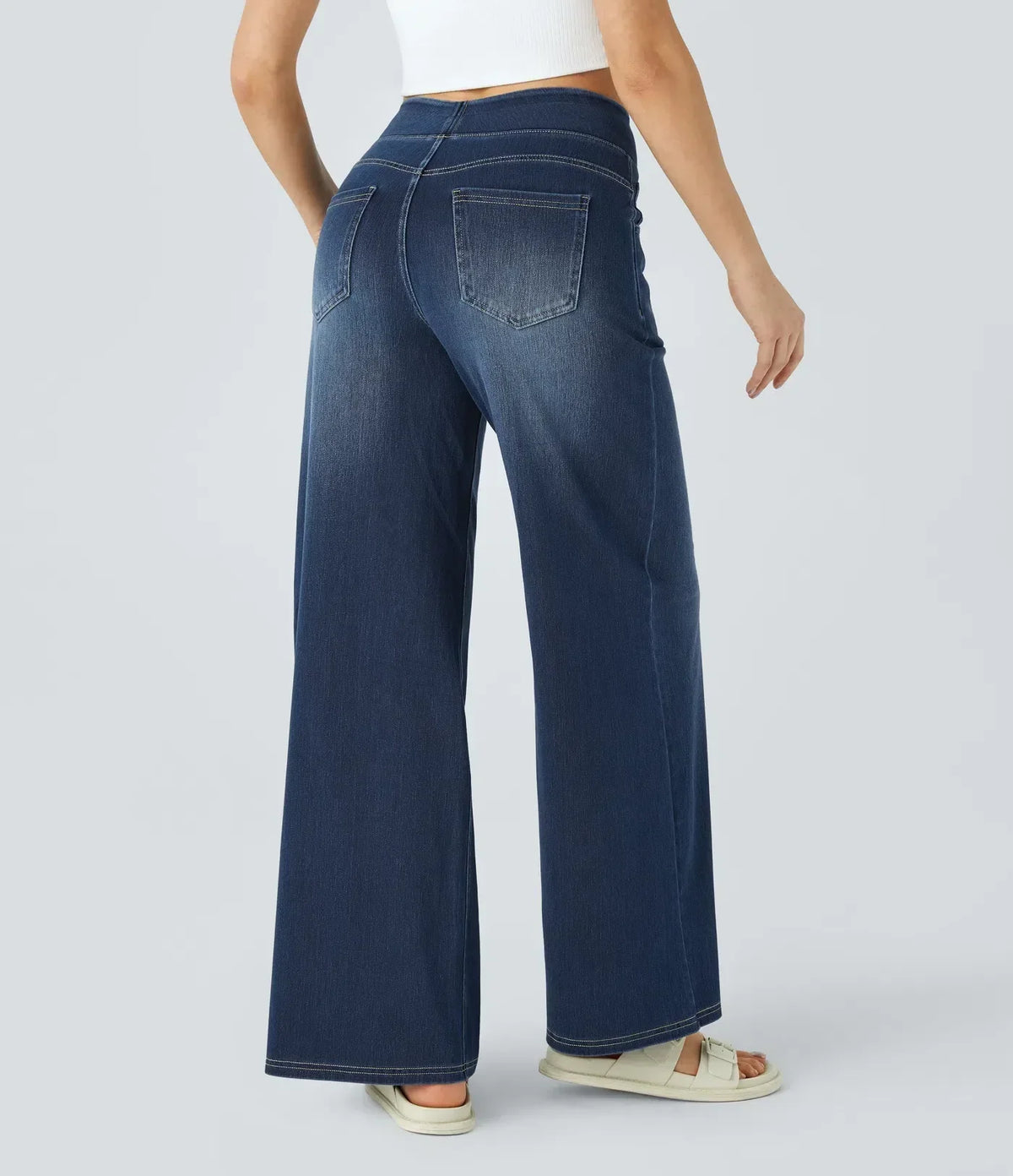 Women’s Wide Leg Pull-On Jeans