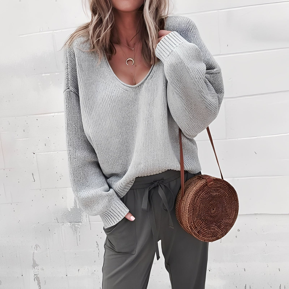 Ariella - Cozy, warm sweater with V-neck