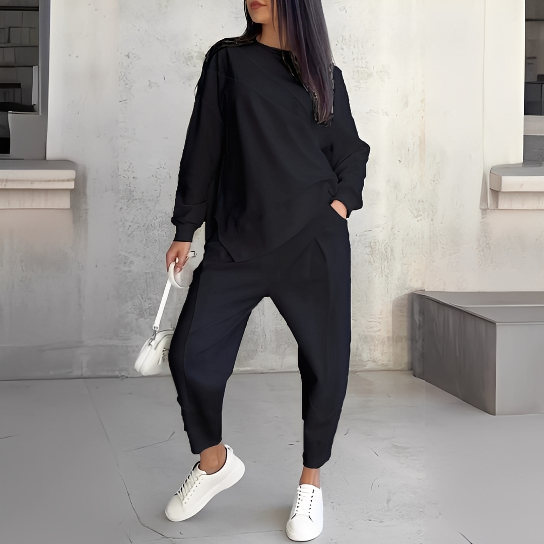 Women's Relaxed Crew-Neck Long-Sleeve Top and Tapered Trousers Set – Minimalist Two-Piece Casual Outfit for Everyday Wear