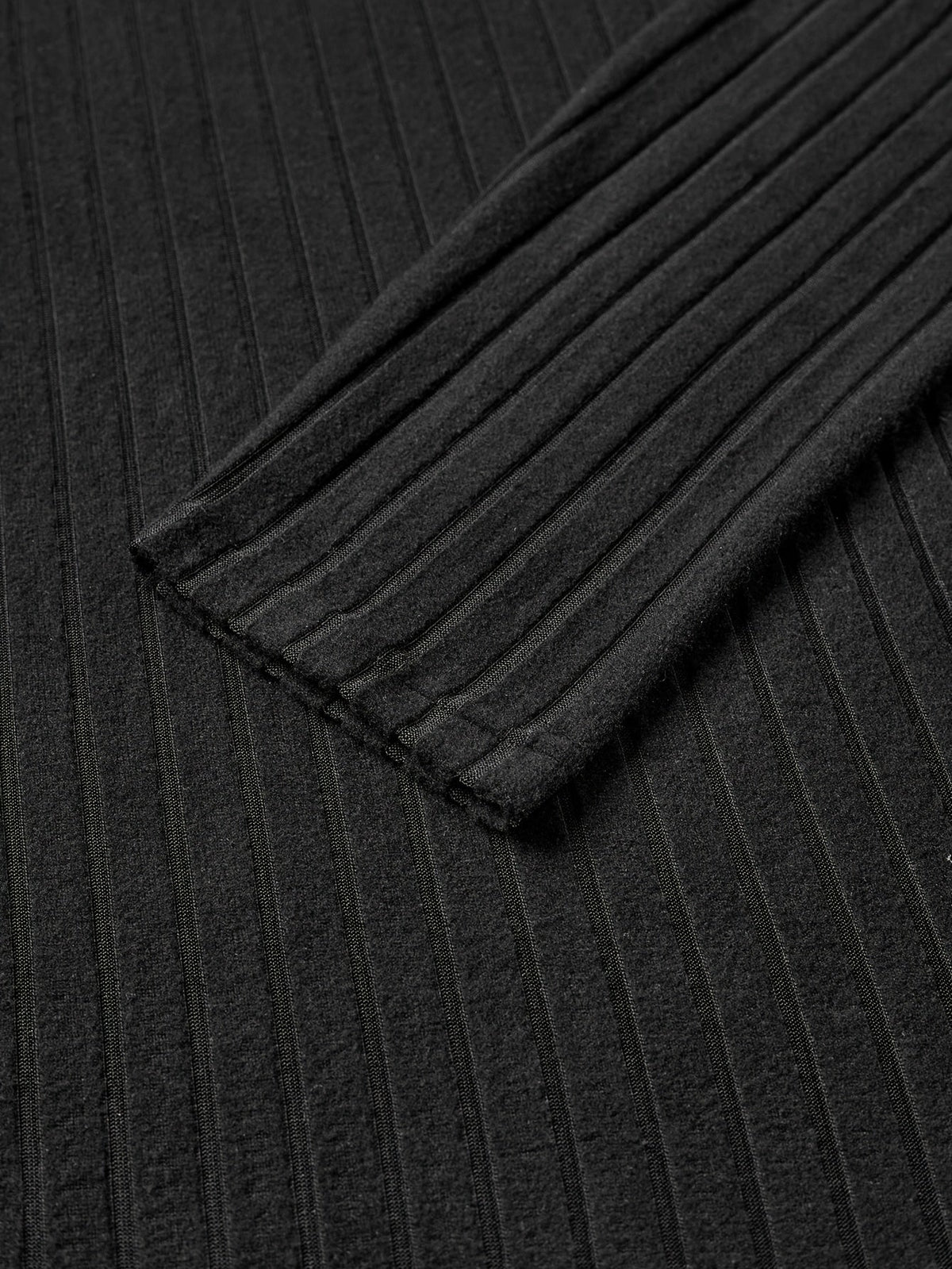 Xavier | Ribbed V-Neck Long Sleeve Top