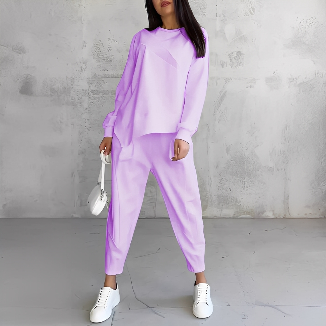 Women's Relaxed Crew-Neck Long-Sleeve Top and Tapered Trousers Set – Minimalist Two-Piece Casual Outfit for Everyday Wear