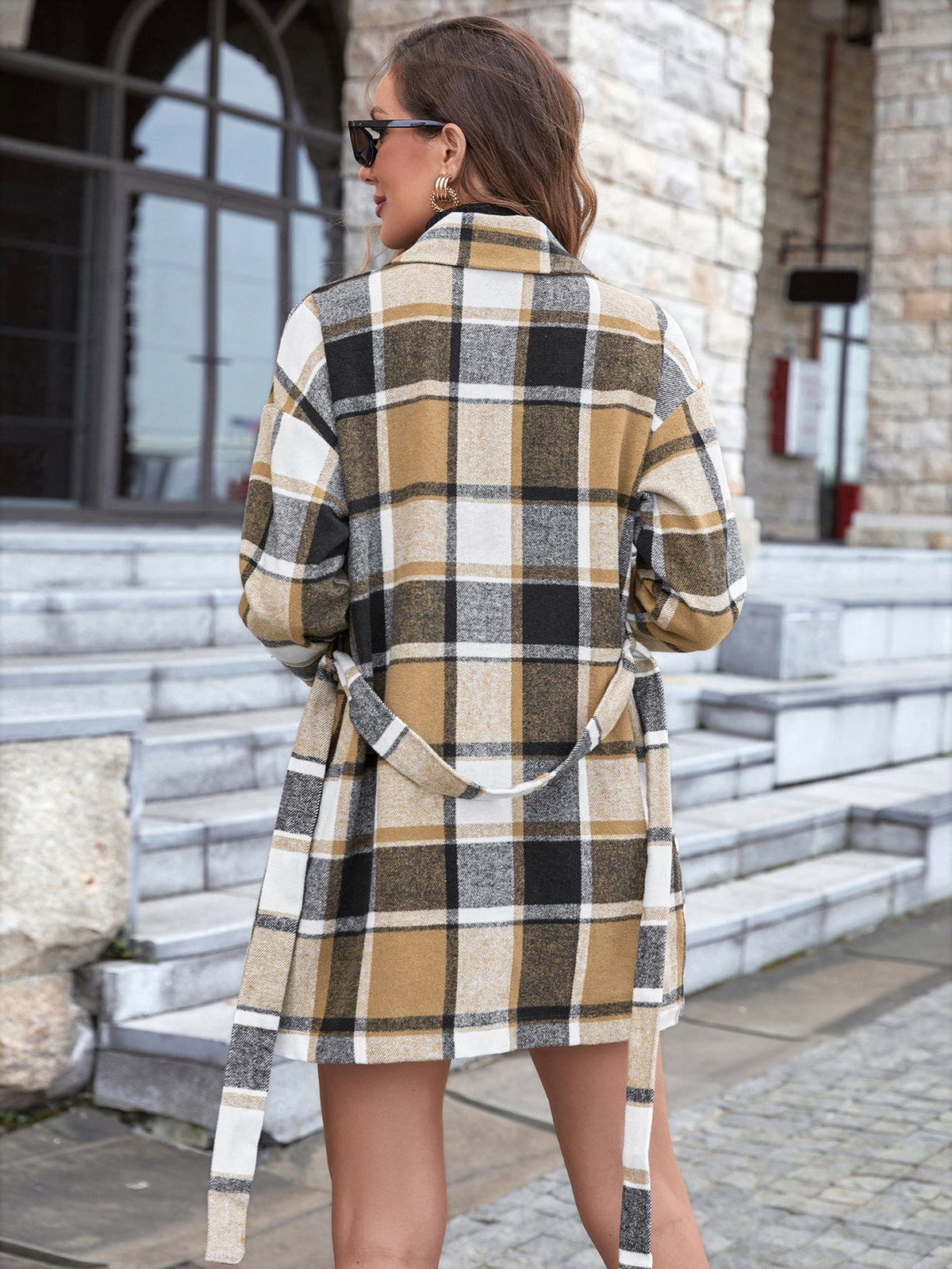 Women's Elegant Belted Check Print Coat with Notched Lapel Collar and Adjustable Waist Tie – Relaxed Fit Mid-Length Tailored Overcoat with Long Sleeves for Smart Casual Office Wear and Autumn Winter Everyday Fashion