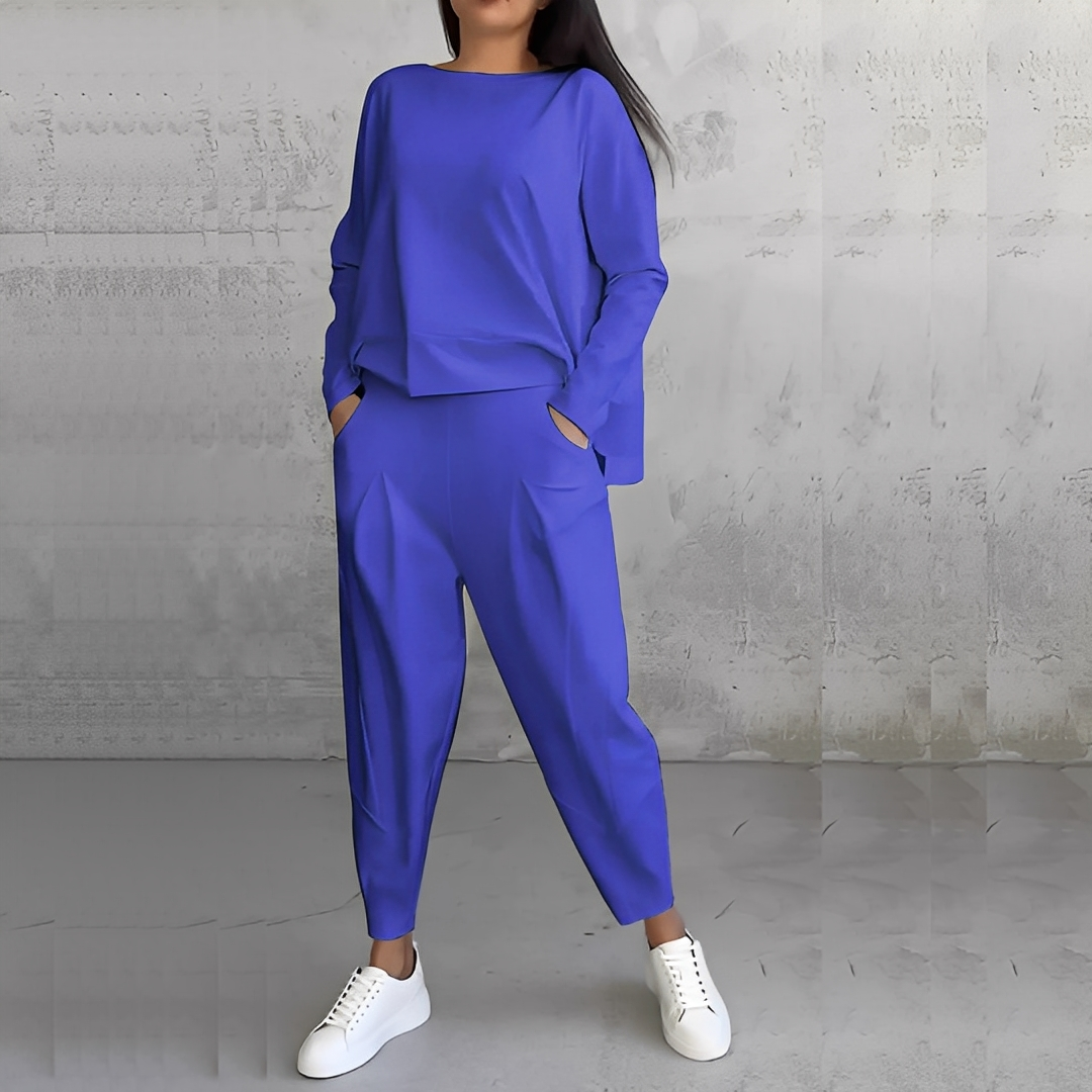 Women's Relaxed Crew-Neck Long-Sleeve Top and Tapered Trousers Set – Minimalist Two-Piece Casual Outfit for Everyday Wear