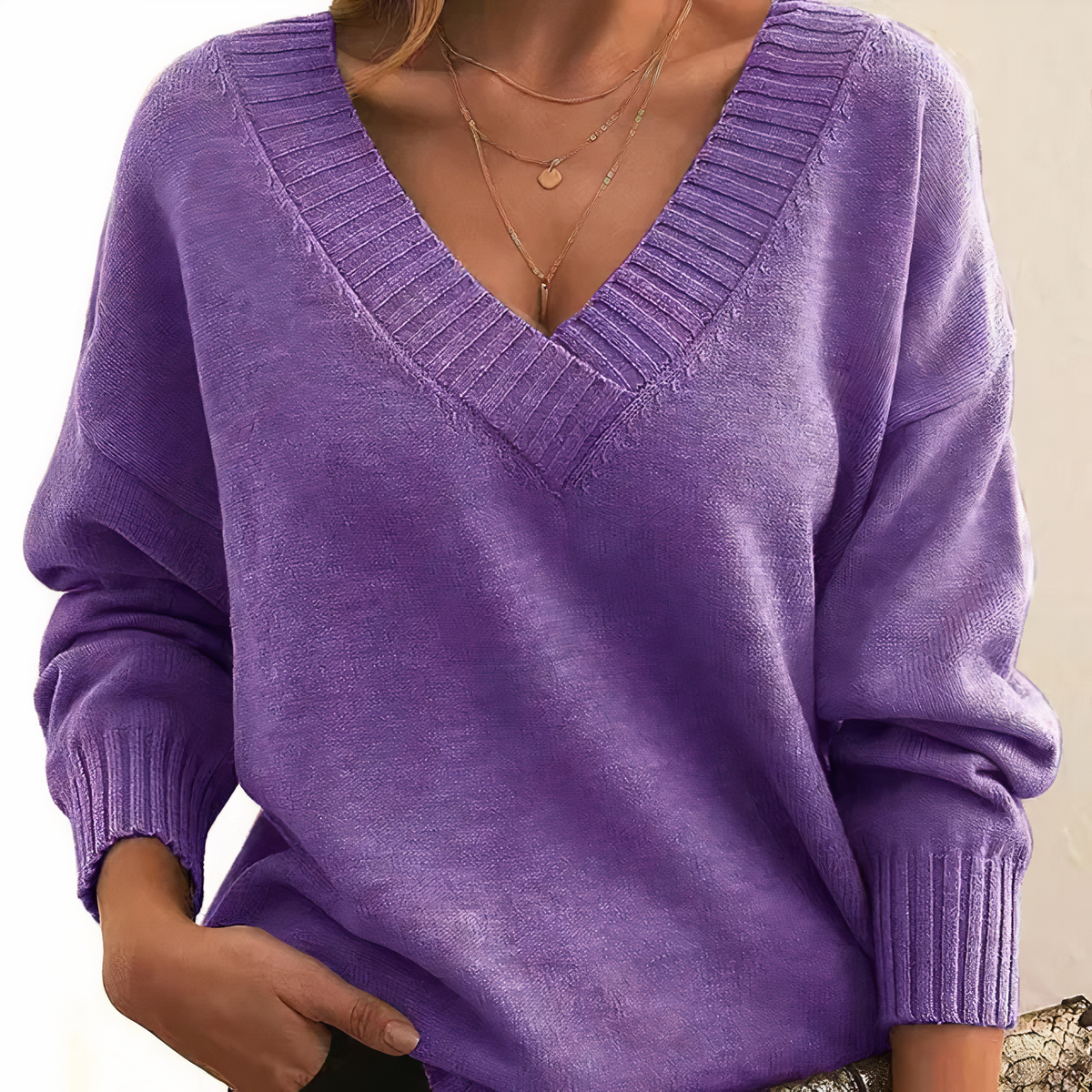 Herbst - Elegant and warm V-neck sweater