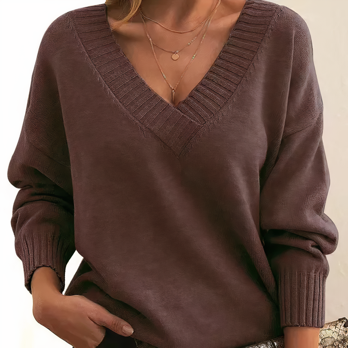 Herbst - Elegant and warm V-neck sweater