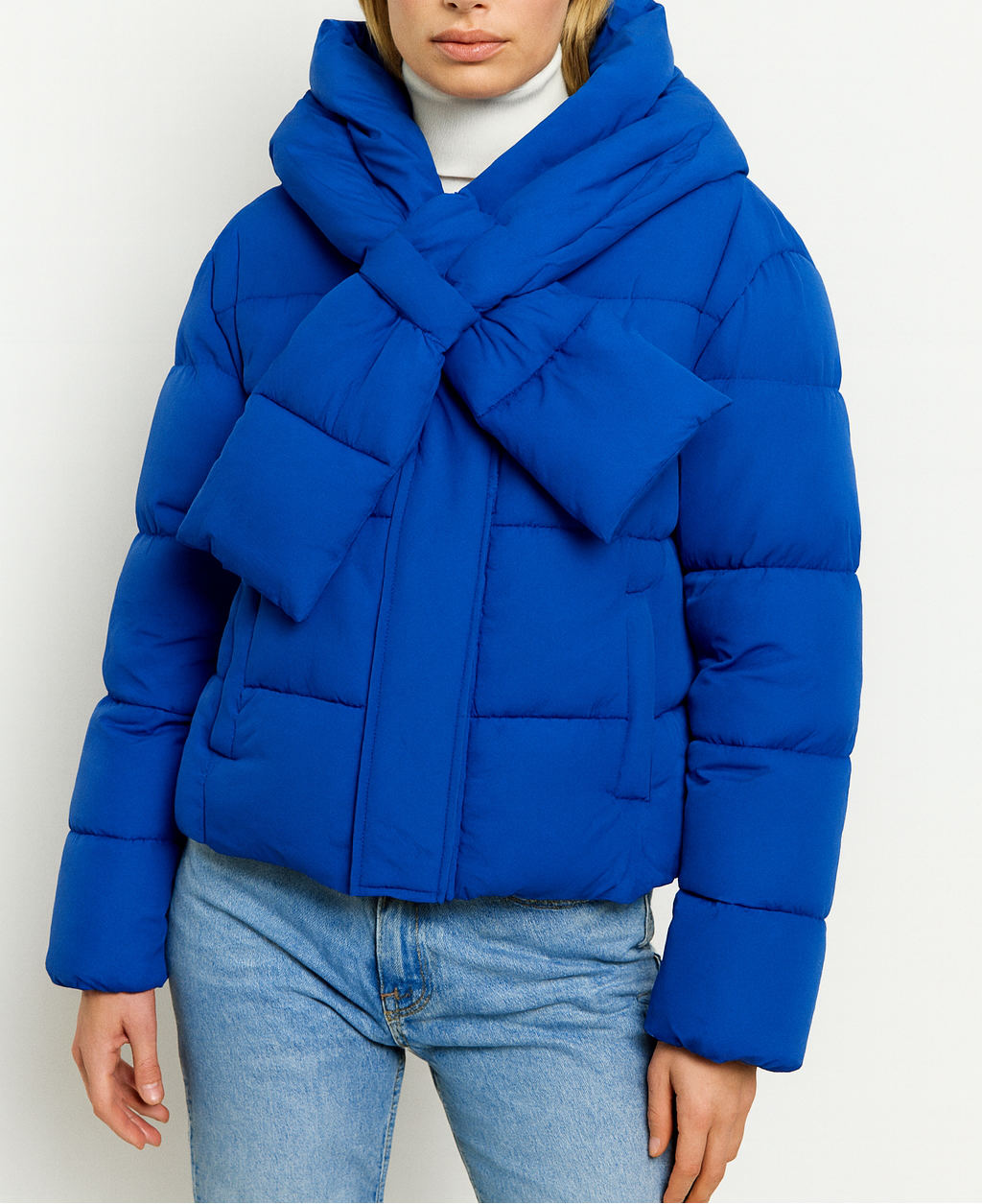 Women’s Short Quilted Puffer Jacket with Oversized Padded Scarf Collar – Warm Relaxed Winter Outerwear for Casual Everyday Wear
