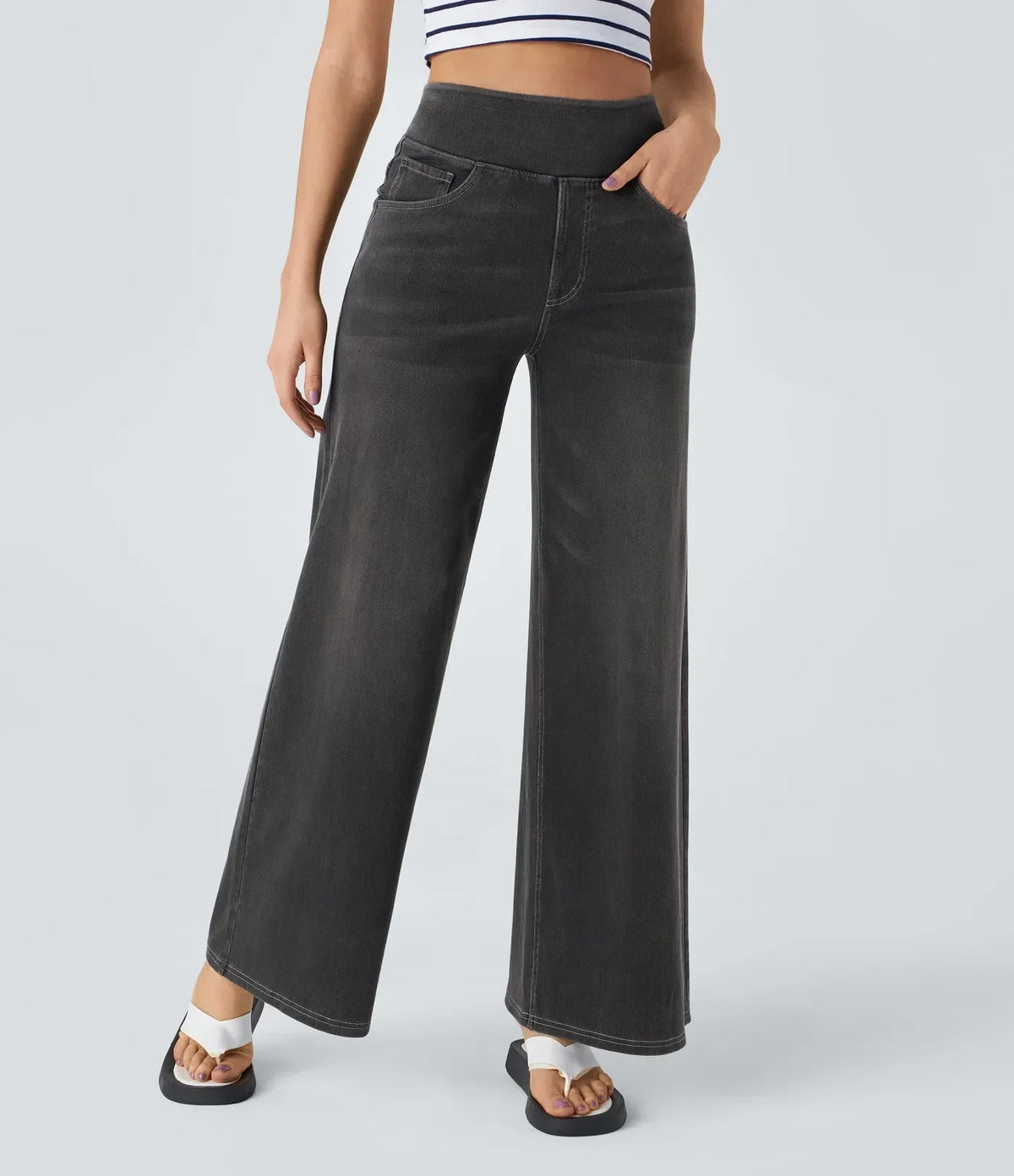 Women’s Wide Leg Pull-On Jeans