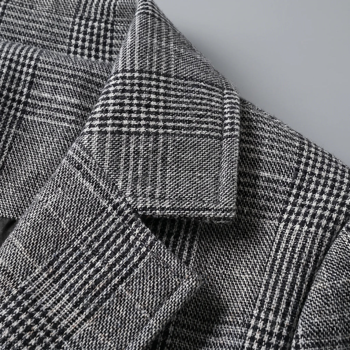 Women's Checked Blazer with Notched Lapel and Flap Pockets