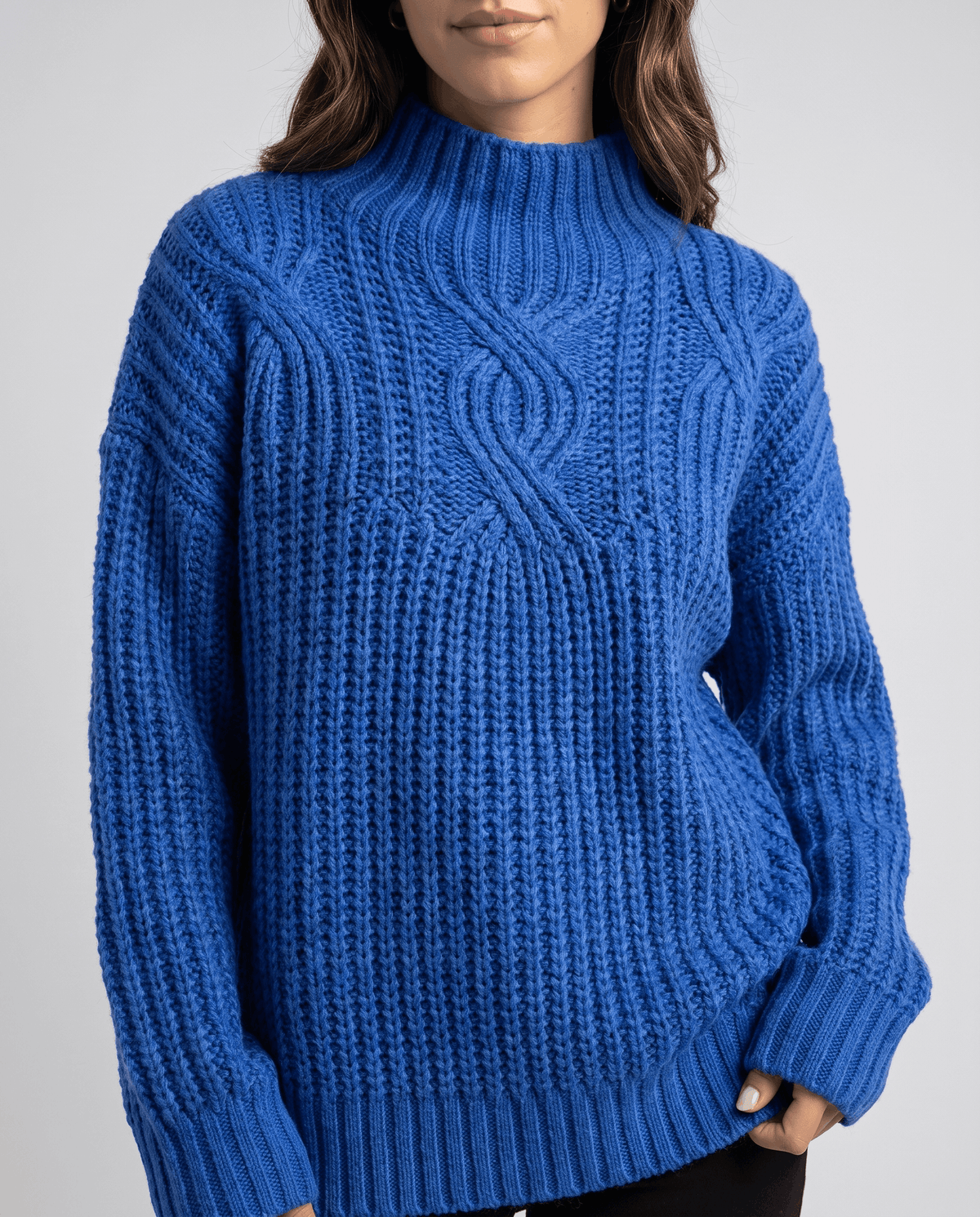 Chunky Cable Knit Sweater – Mock Neck & Relaxed Fit | Amelie
