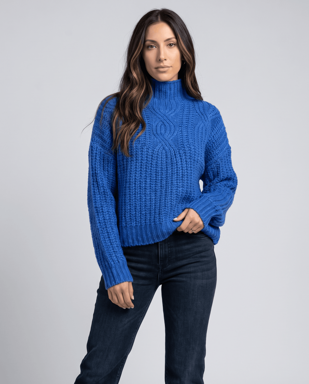 Chunky Cable Knit Sweater – Mock Neck & Relaxed Fit | Amelie