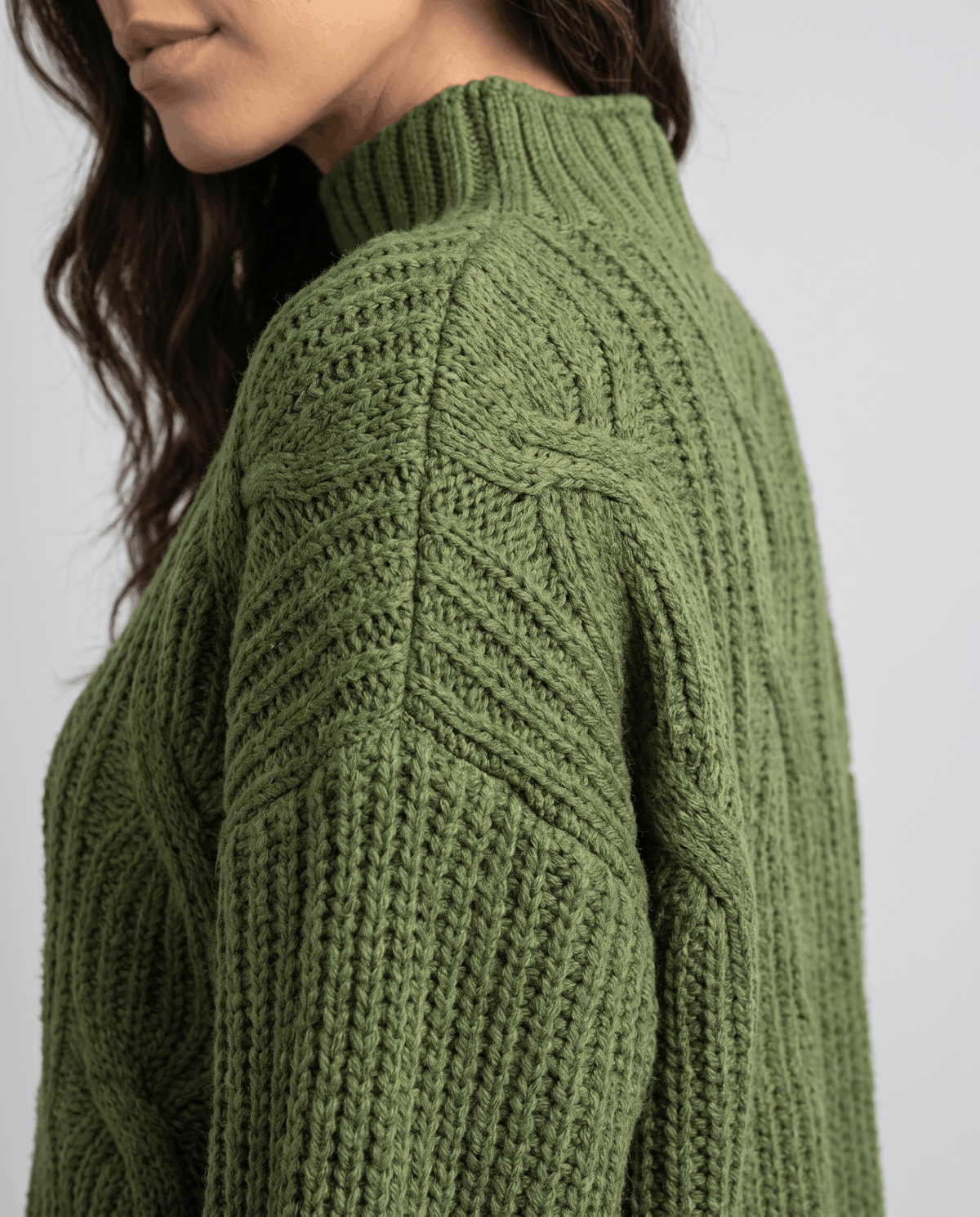 Chunky Cable Knit Sweater – Mock Neck & Relaxed Fit | Amelie