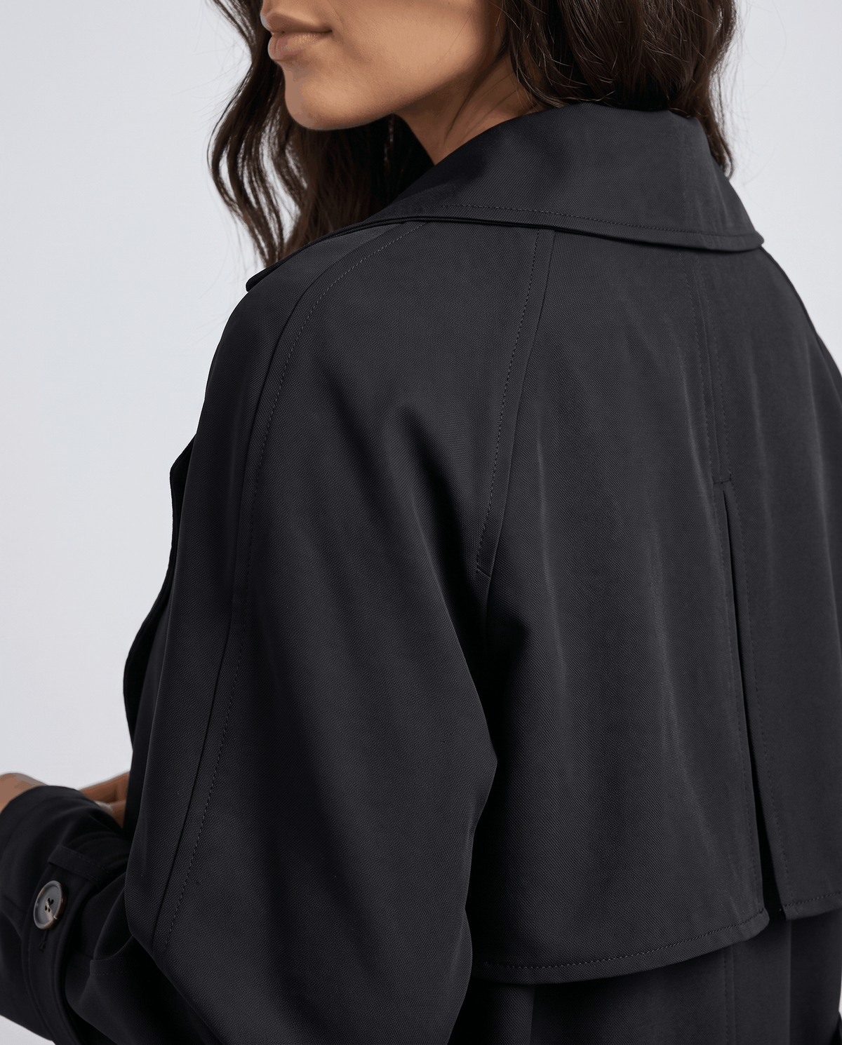 Classic Trench Coat – Lapel Collar & Button Closure | Rosa