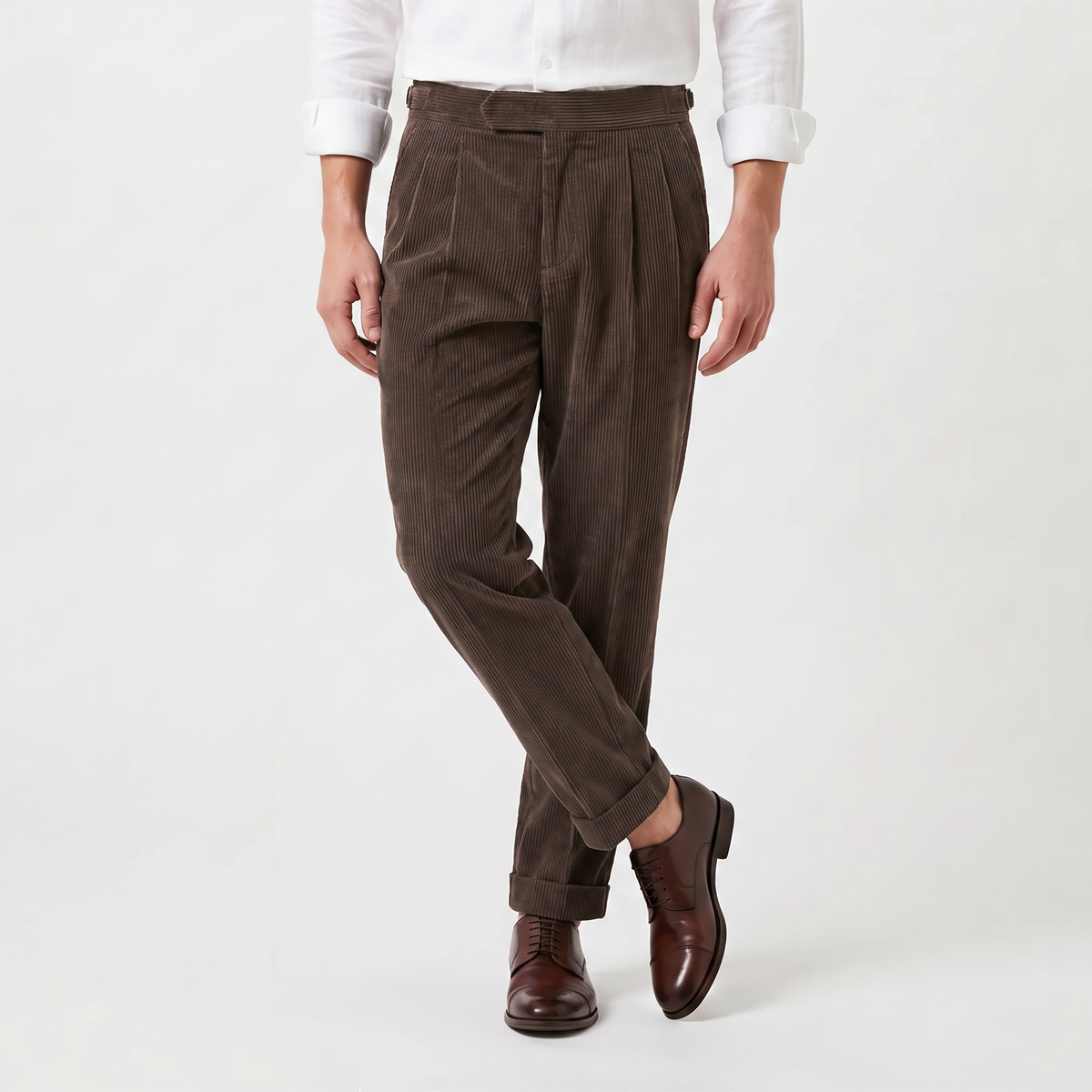 Men's Pleated Tapered Trousers with Cuffed Hem