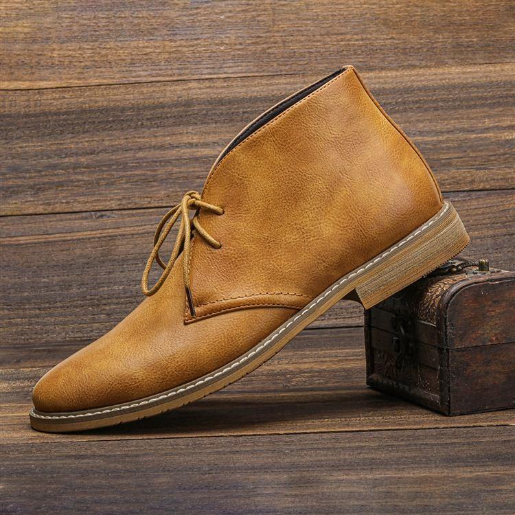 Pembroke Leather Chukka Boots