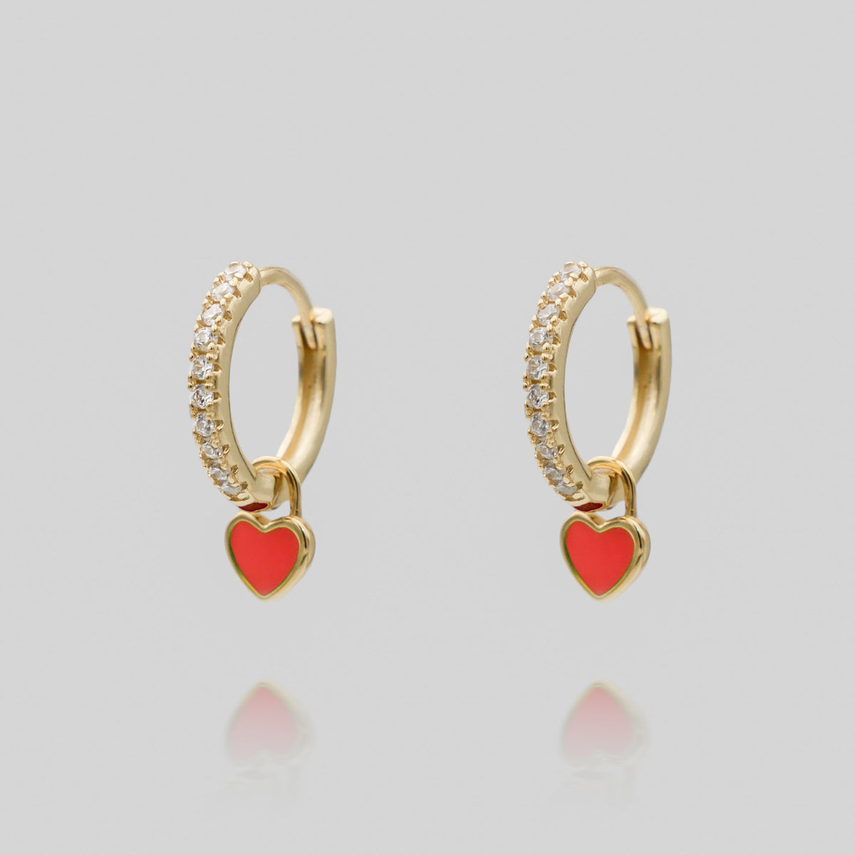 Gabby – Huggie earrings in heart shape
