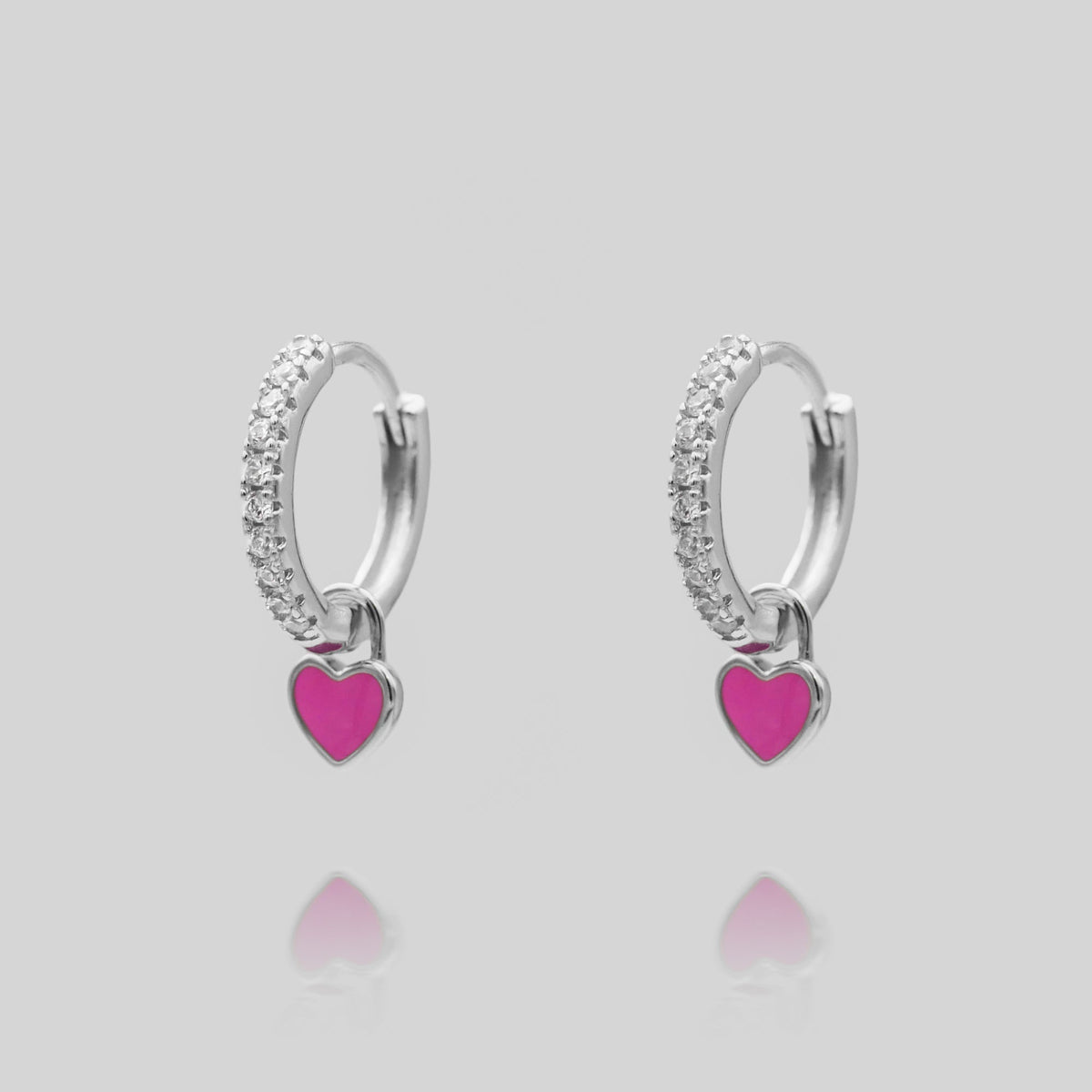 Gabby – Huggie earrings in heart shape