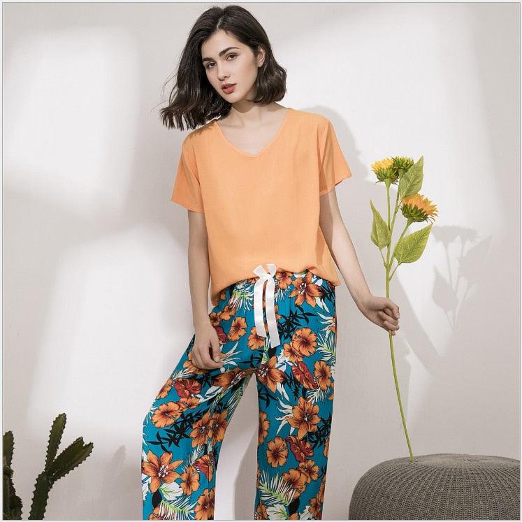 Women's Floral Print Pyjama Set | Soft V-Neck Sleepwear