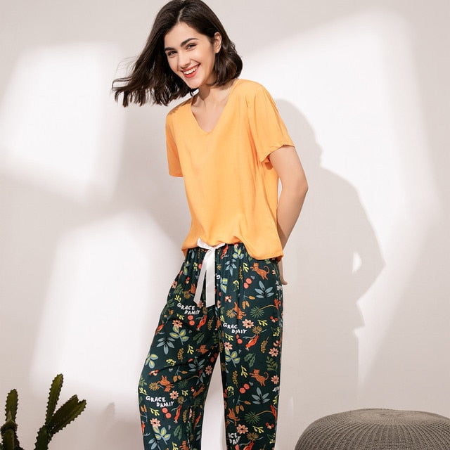 Women's Floral Print Pyjama Set | Soft V-Neck Sleepwear