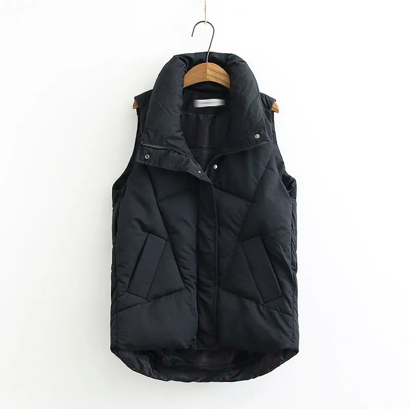 Women's Warm Quilted Puffer Gilet with High Stand Collar and Zip-Up Front – Lightweight Padded Sleeveless Bodywarmer with Practical Pockets for Casual Autumn Winter Layering and Outdoor Wear