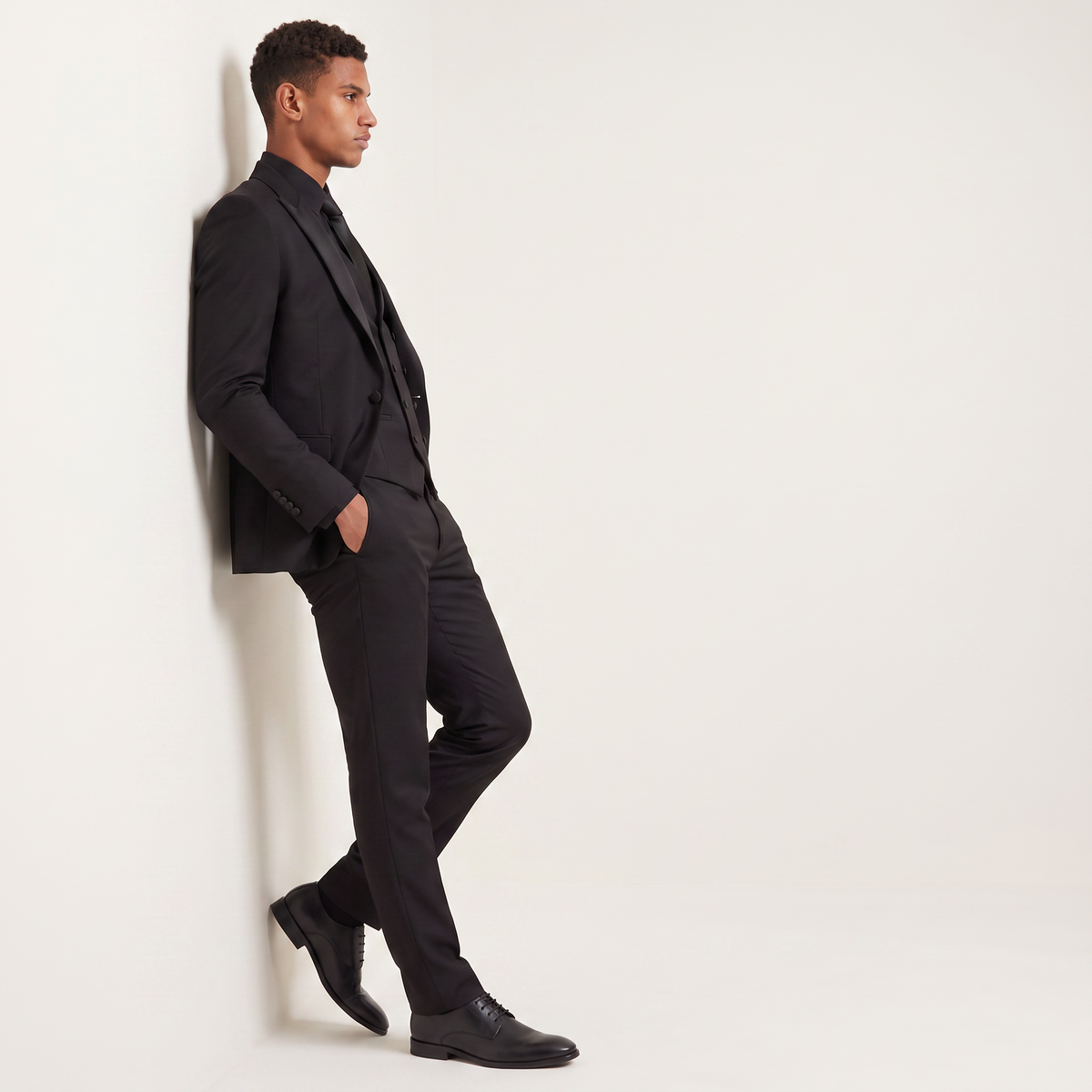 Men's Slim Fit Three-Piece Suit | Double-Breasted Blazer & Waistcoat