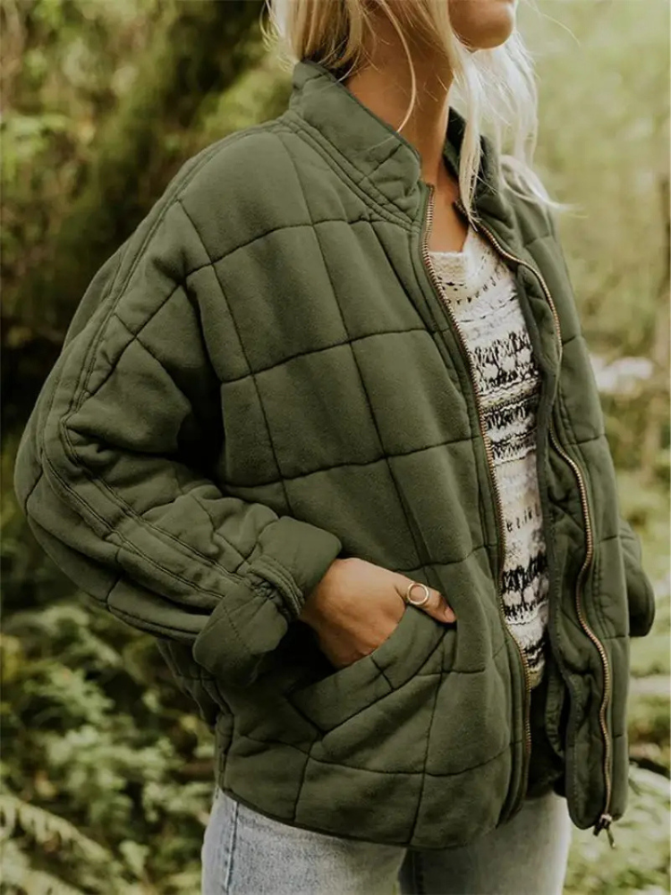 Women's Oversized Quilted Winter Jacket with Stand Collar and Square Stitching – Warm Padded Zip-Up Casual Outerwear with Relaxed Fit and Side Pockets for Autumn and Winter Everyday Wear