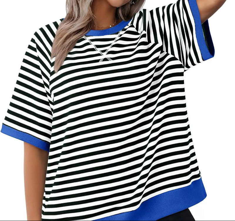 Women's Oversized Printed T-Shirt with Contrast Trim – Relaxed Short Sleeve Top for Summer and Casual Everyday Wear