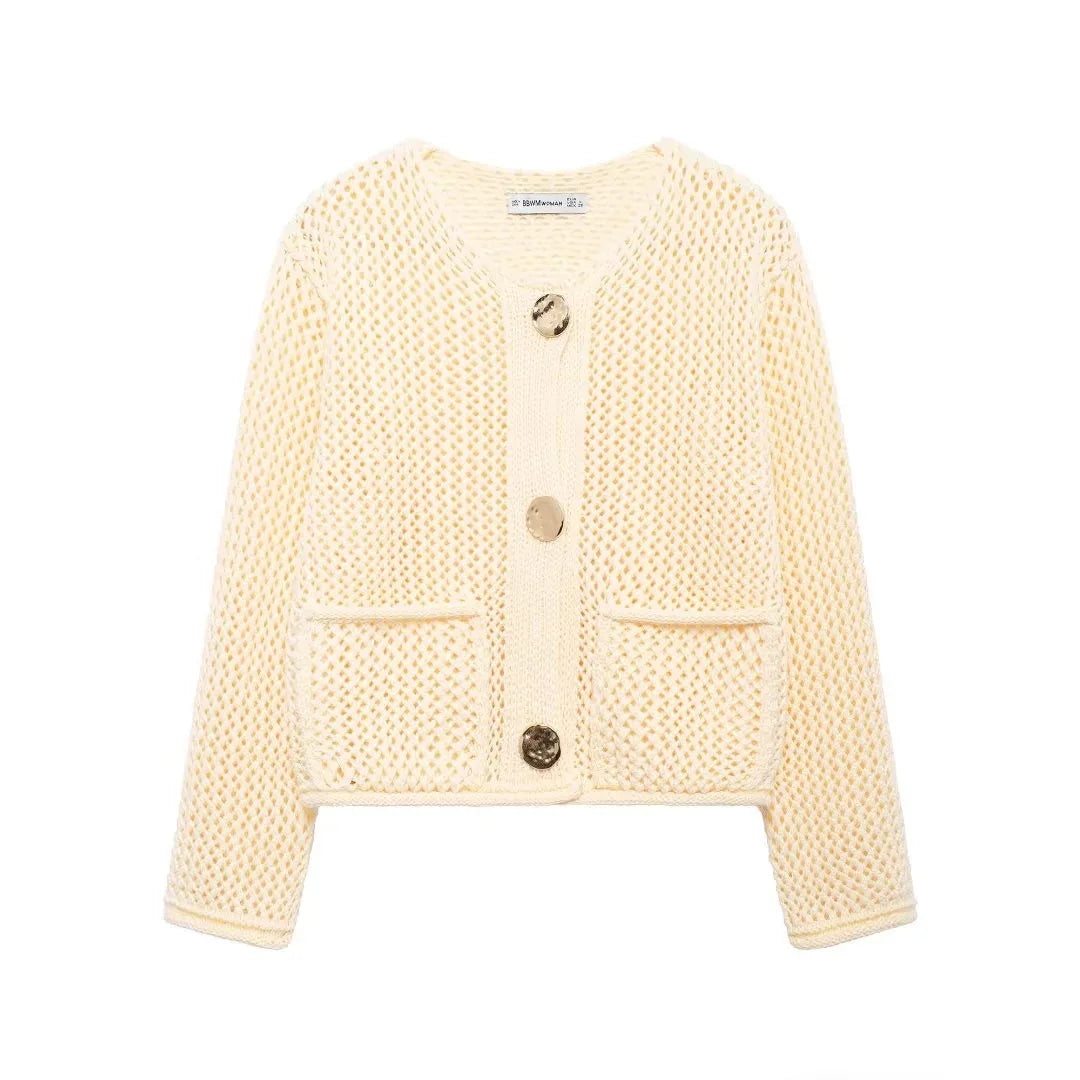 Women’s Cropped Chunky Knit Cardigan with Statement Buttons and Pockets – Relaxed Elegant Layer for Autumn and Winter