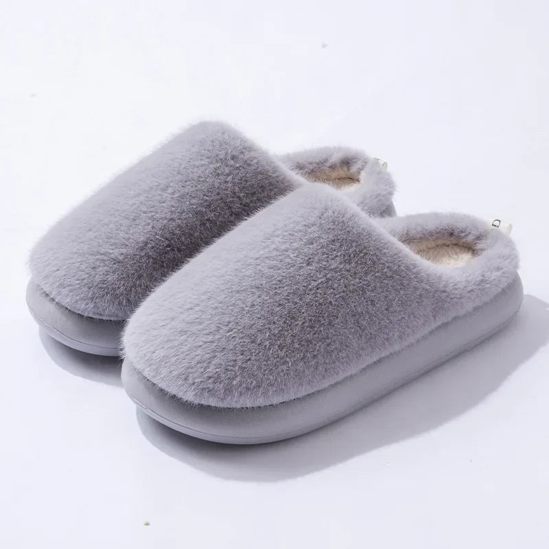 Women's Soft Plush Faux Fur Slippers with Thick Cushioned Sole and Closed Toe Design – Cosy Fluffy Slip-On House Shoes for Comfortable Indoor Wear and Winter Home Lounging