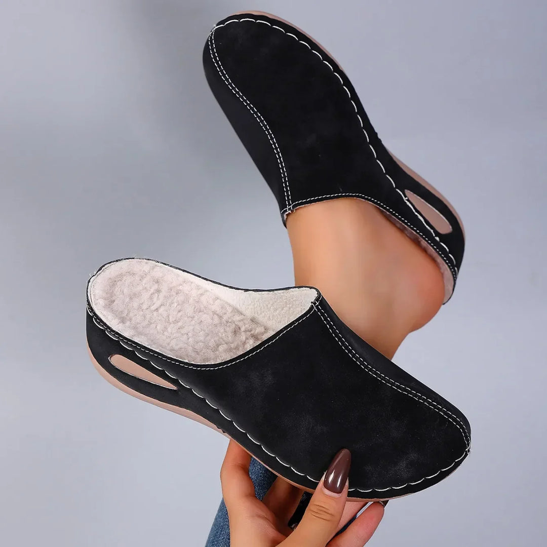 Catarina | Plush-Lined Contrast Stitch Clogs
