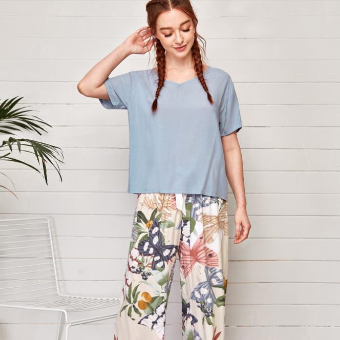 Women's Floral Print Pyjama Set | Soft V-Neck Sleepwear