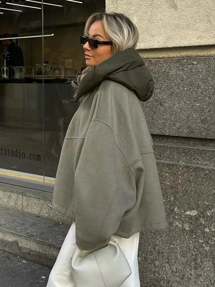 Women’s Oversized Cropped Jacket – Lightweight Insulated Zip-Up Coat with Statement Quilted Collar for Autumn and Casual Streetwear