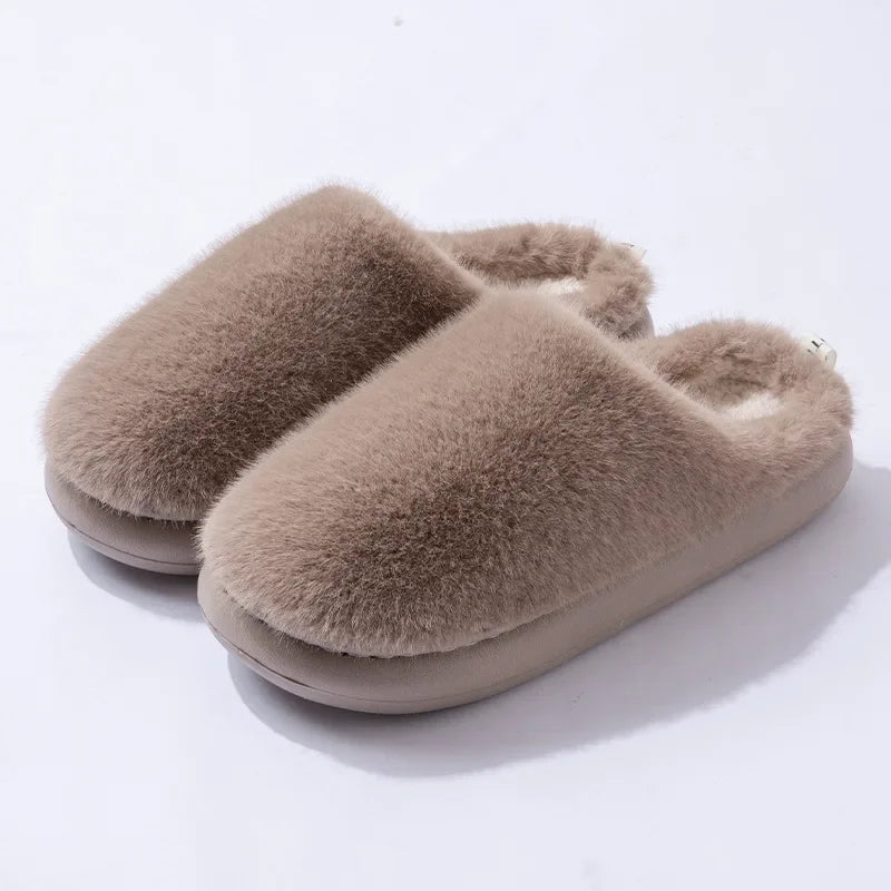 Women's Soft Plush Faux Fur Slippers with Thick Cushioned Sole and Closed Toe Design – Cosy Fluffy Slip-On House Shoes for Comfortable Indoor Wear and Winter Home Lounging