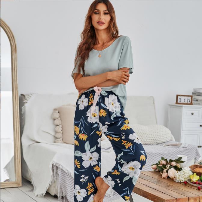 Women's Floral Print Pyjama Set | Soft V-Neck Sleepwear