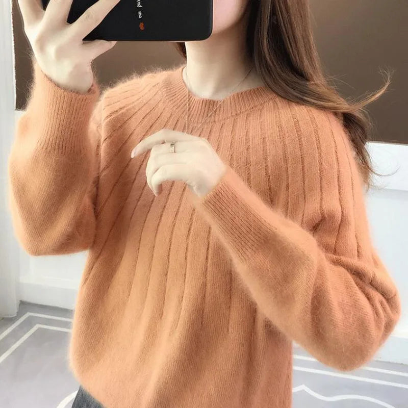 Women's Soft Cashmere Ribbed Knit Sweater with Classic Crew Neck and Relaxed Oversized Fit – Elegant Fluffy Long Sleeve Pullover for Comfortable Autumn and Winter Smart Casual Everyday Wear