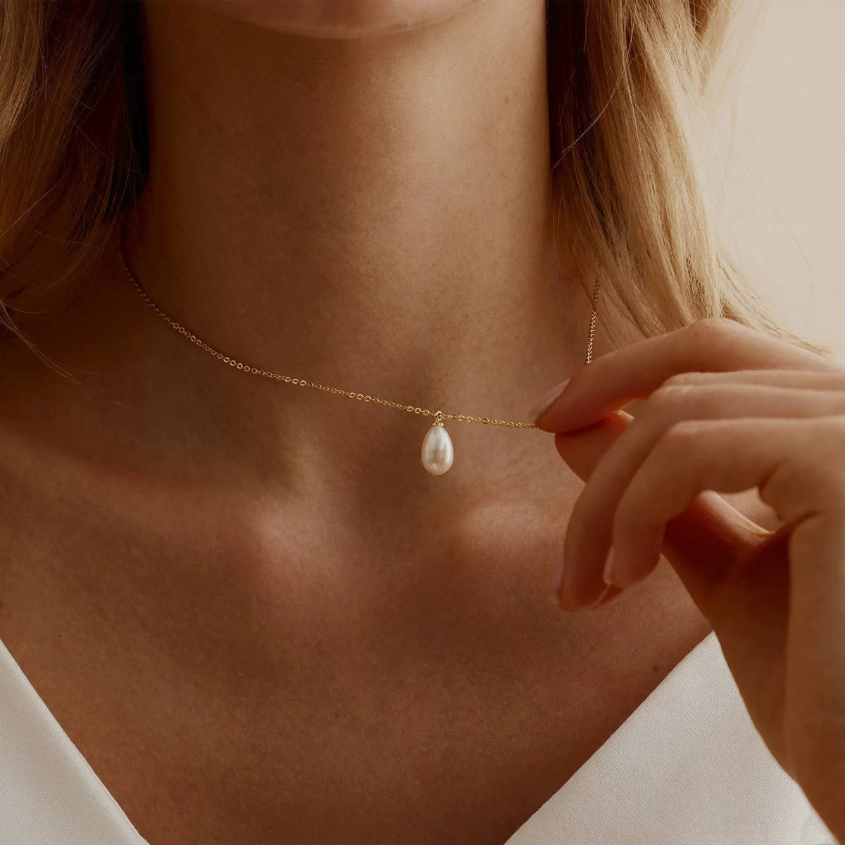 Roselle Pearl Necklace
