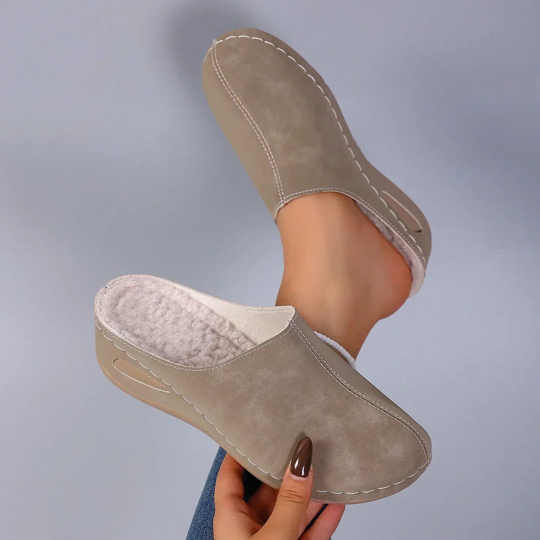 Catarina | Plush-Lined Contrast Stitch Clogs