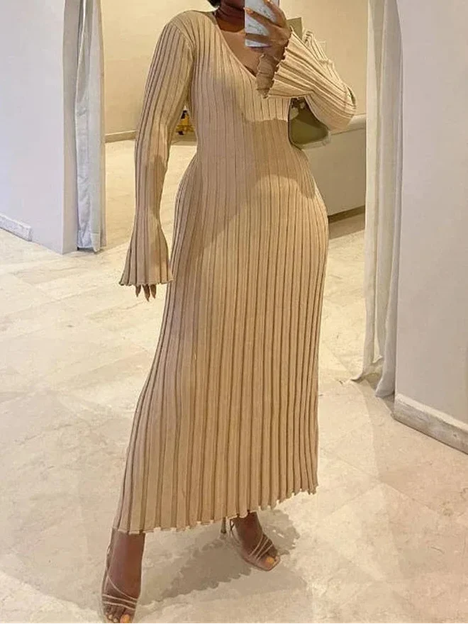 Women's Elegant Ribbed Knit Maxi Dress – Fitted Long Sleeve V Neck Sweater Dress with Flowing Flared Hem for Autumn and Winter
