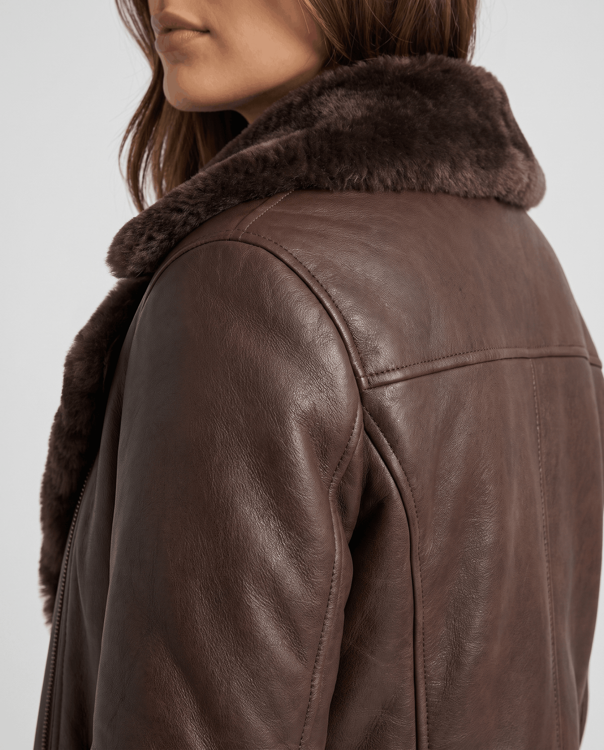 Shearling Leather Jacket – Oversized Collar & Full-Zip Front | Emilia