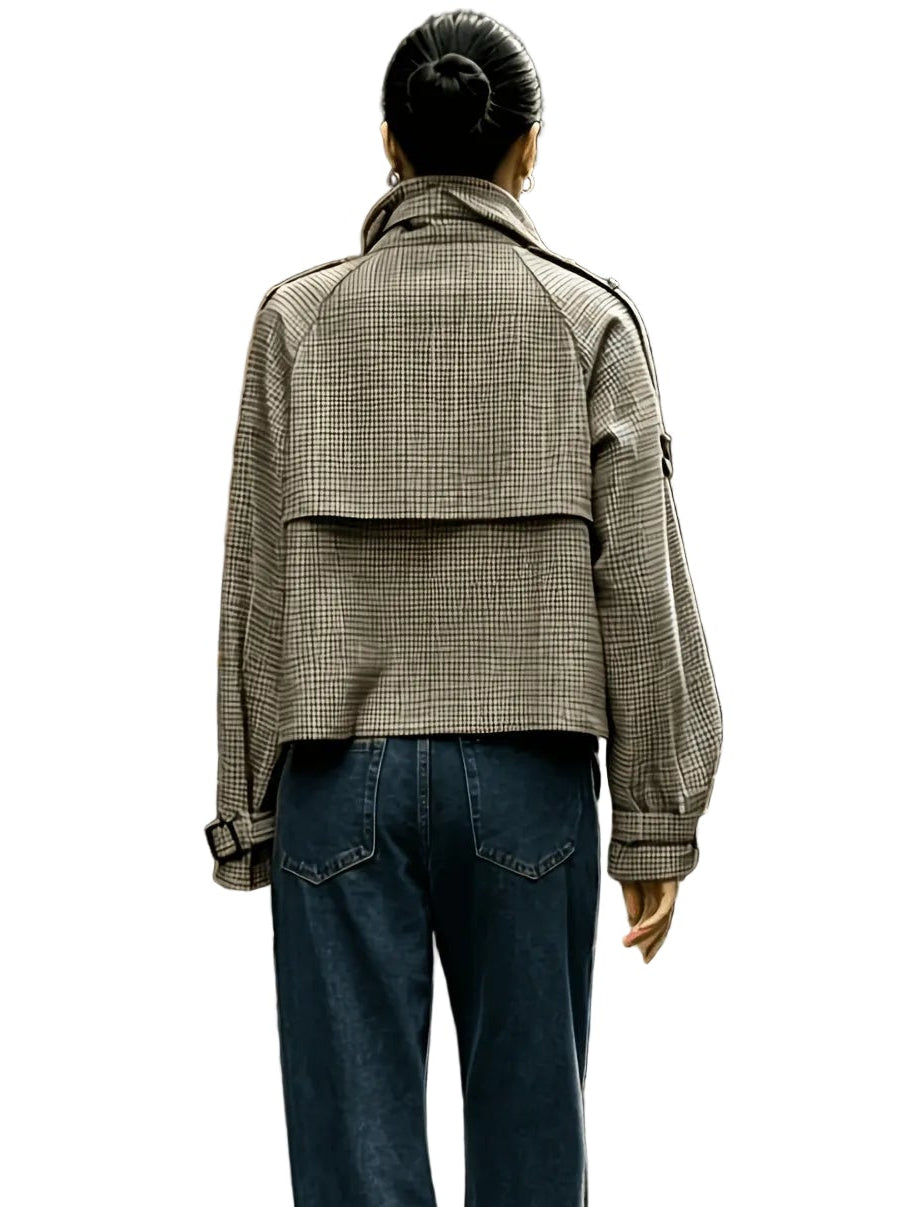 Women's Elegant Cropped Jacket with High Stand Collar and Classic Printed Design – Relaxed Fit Button-Front Casual Outerwear with Long Sleeves for Smart Casual Office Wear and Autumn City Styling