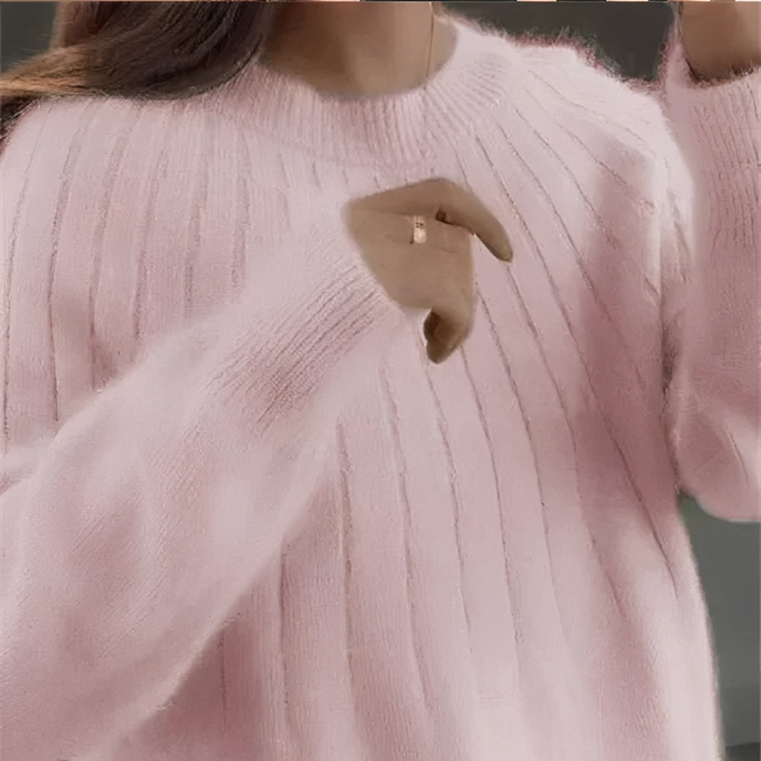 Naomi - Warm and soft sweater