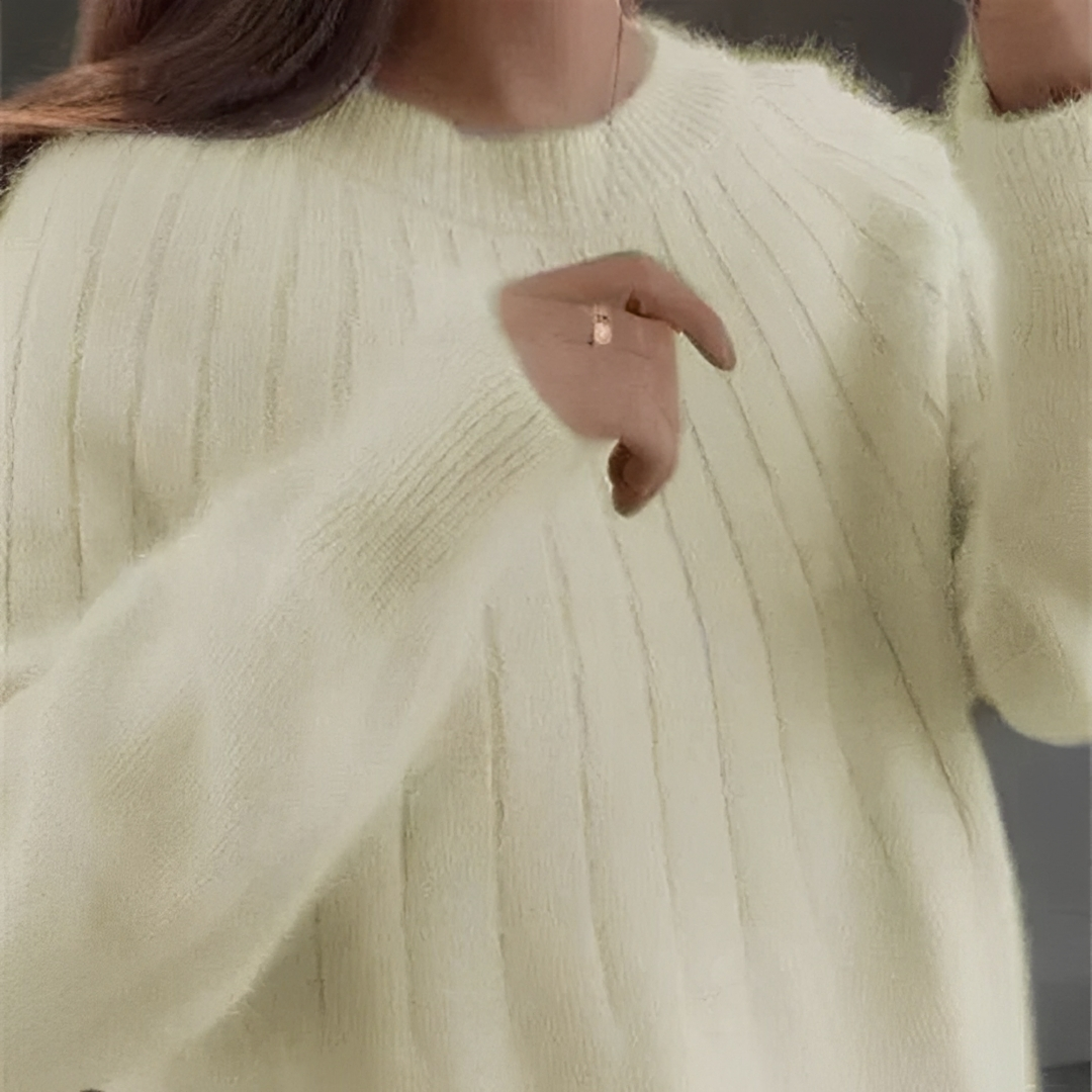 Naomi - Warm and soft sweater