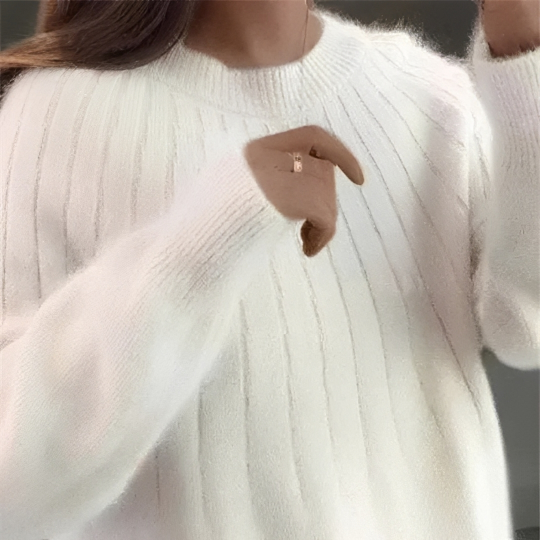 Naomi - Warm and soft sweater